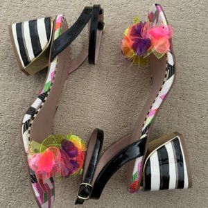 BETSEY JOHNSON  Kove Sandals
